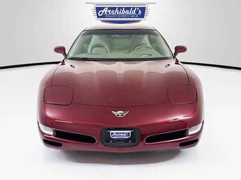 Used 2003 Chevrolet Corvette Coupe w/ Preferred Equipment Group RWD image 2
