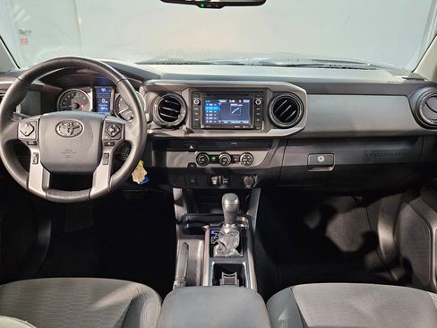 Used 2019 Toyota Tacoma SR5 image 10