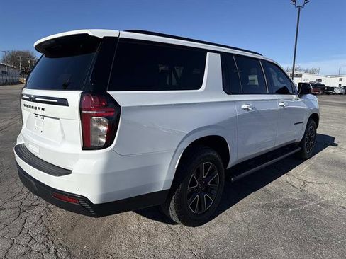 Used 2021 Chevrolet Suburban Z71 w/ Luxury Package image 4