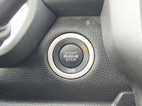 Used 2025 RAM 2500 Big Horn AWD/4WD image 34