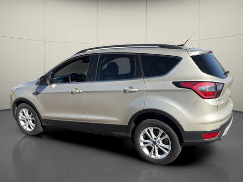 Used 2017 Ford Escape SE w/ SE Leather Comfort Package FWD image 5