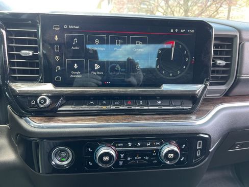 Used 2024 GMC Sierra 1500 SLE image 28