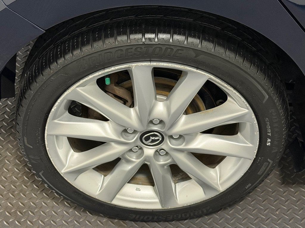 Used 2017 MAZDA MAZDA3 Touring FWD image 18