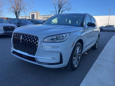 Used 2025 Lincoln Corsair Grand Touring w/ Equipment Group 301A image 3