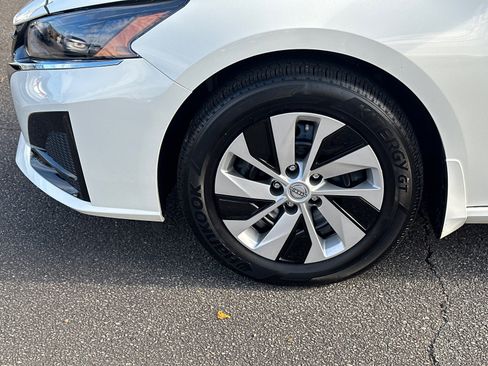 Certified 2025 Nissan Altima 2.5 S image 11