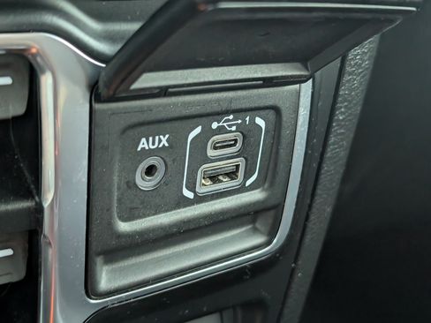 Used 2021 Jeep Gladiator Sport AWD/4WD image 14