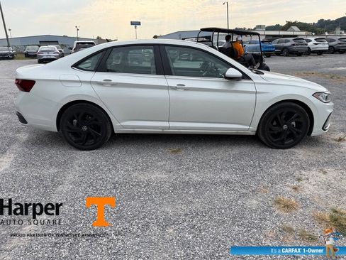 Used 2025 Volkswagen Jetta SE w/ Sunroof Package FWD image 6