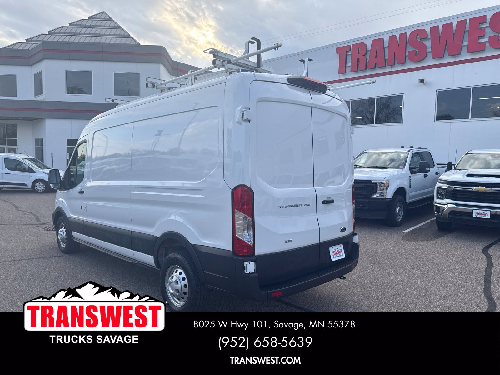 Used 2025 Ford Transit 250 148 Medium Roof Extended AWD image 3