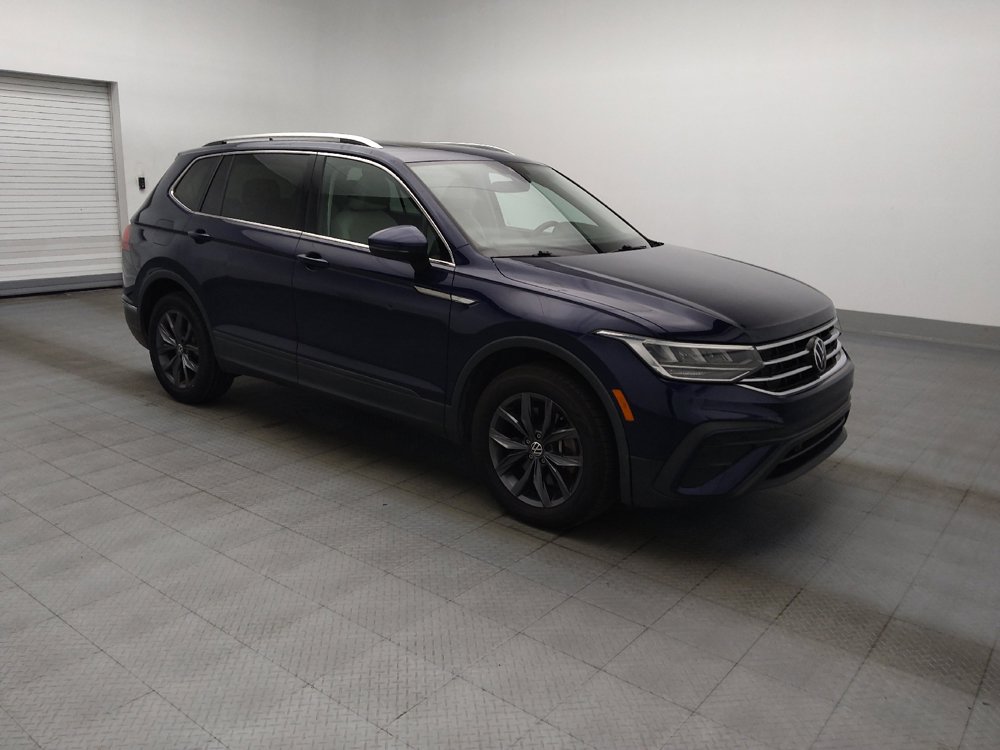 Used 2023 Volkswagen Tiguan SE w/ Panoramic Sunroof Package FWD image 11