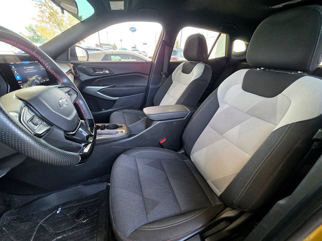Used 2024 Chevrolet Trax RS w/ Driver Confidence Package FWD image 13