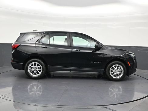 Used 2024 Chevrolet Equinox LS FWD image 7
