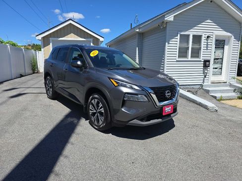 Used 2023 Nissan Rogue SV AWD/4WD image 2