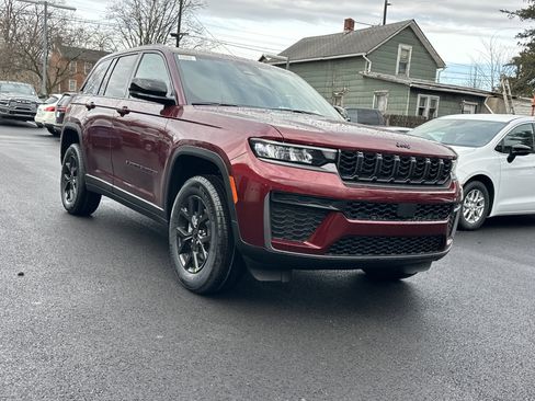 New 2026 Jeep Grand Cherokee Altitude image 22
