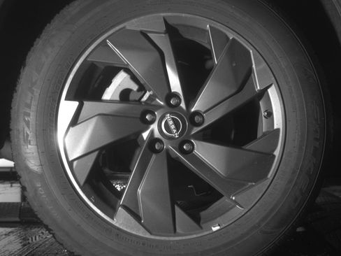 Used 2025 Nissan Rogue SV FWD image 15