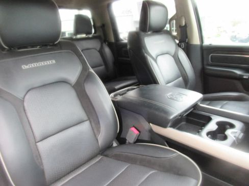 Used 2019 RAM 1500 Laramie AWD/4WD image 11