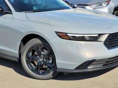 Used 2025 Honda Accord SE image 3