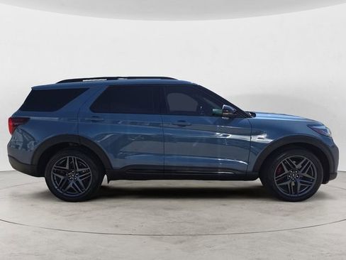 Certified 2025 Ford Explorer ST AWD/4WD image 6