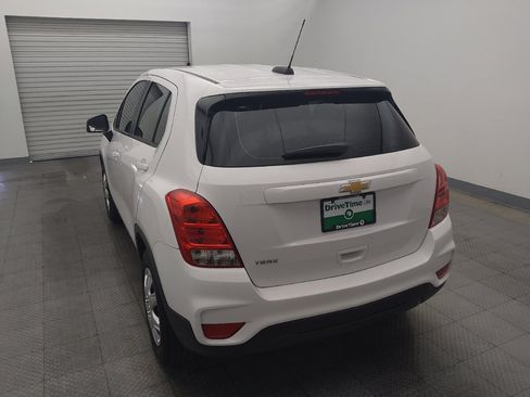 Used 2018 Chevrolet Trax LS FWD image 6