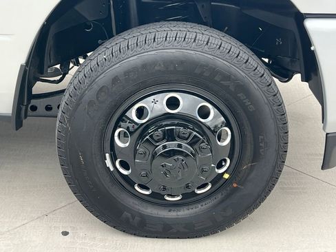 New 2026 RAM 3500 Laramie AWD/4WD image 13