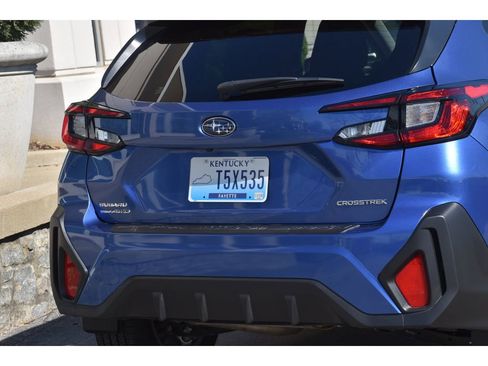 Used 2025 Subaru Crosstrek 2.0i Premium image 27