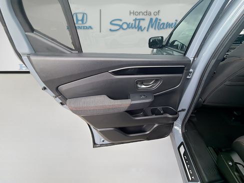 Certified 2024 Honda Pilot Sport image 25