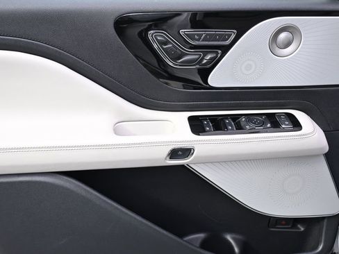 New 2026 Lincoln Aviator Reserve AWD/4WD image 23