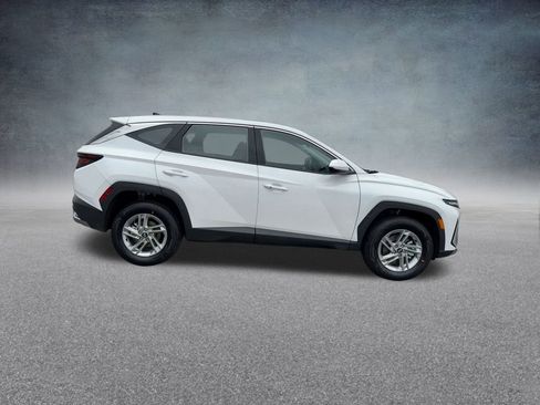 Used 2025 Hyundai Tucson SE image 25