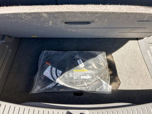 Used 2021 Chevrolet Bolt Premier w/ Infotainment Package image 23