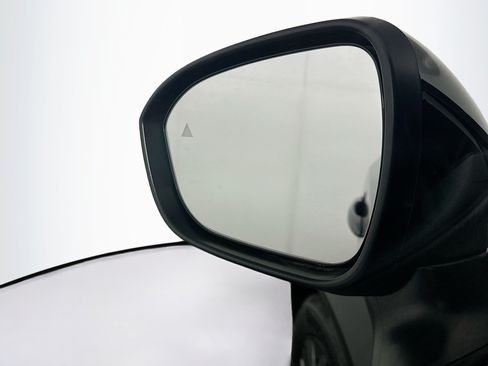 Used 2023 Nissan Ariya FWD image 16
