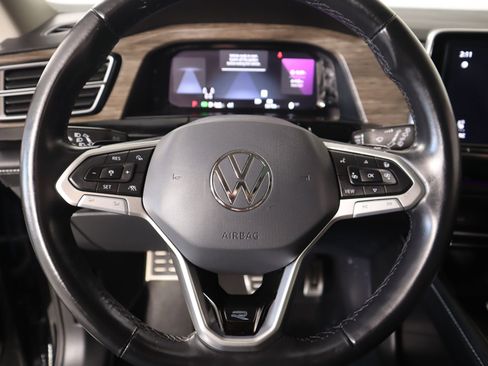 Used 2024 Volkswagen Atlas SEL Premium R-Line image 3