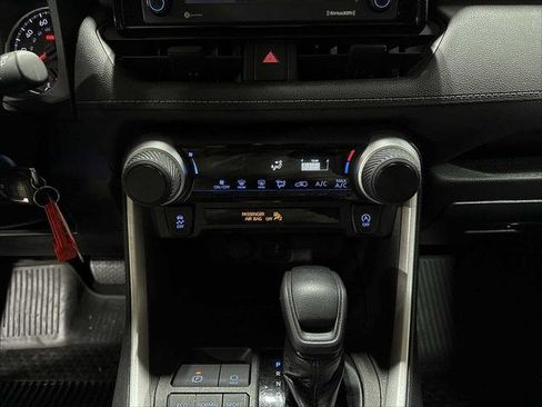 Certified 2022 Toyota RAV4 LE image 21