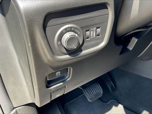 New 2026 Jeep Grand Cherokee Altitude AWD/4WD image 18