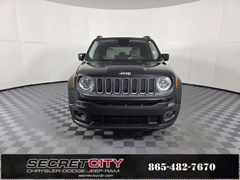 Used 2015 Jeep Renegade Latitude image 2