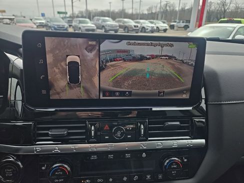 New 2026 Nissan Pathfinder SL image 21