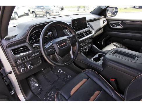 Used 2024 GMC Yukon AT4 w/ AT4 Premium Package AWD/4WD image 16