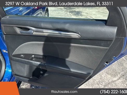 Used 2017 Ford Fusion SE FWD image 30