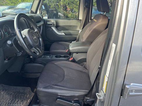 Used 2013 Jeep Wrangler Unlimited Sahara w/ Dual Top Group image 13