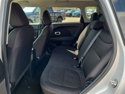 Used 2016 Kia Soul image 12