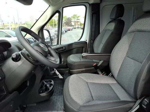 New 2026 RAM ProMaster 2500 w/ Convenience Group FWD image 8