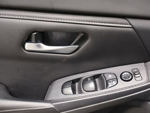 Used 2022 Nissan Sentra SV image 17