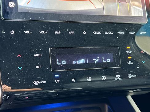 Used 2022 Hyundai Santa Cruz Limited image 20