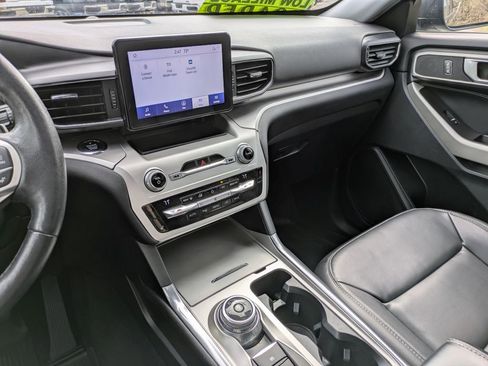 Used 2021 Ford Explorer XLT w/ Equipment Group 202A image 19