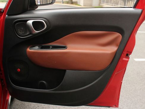 Used 2015 FIAT 500L Trekking FWD image 27