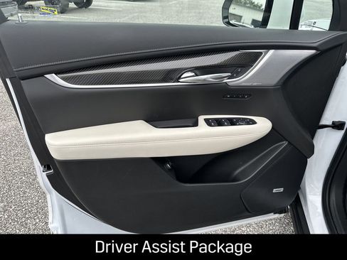 Certified 2025 Cadillac XT6 Sport w/ Technology Package AWD/4WD image 11