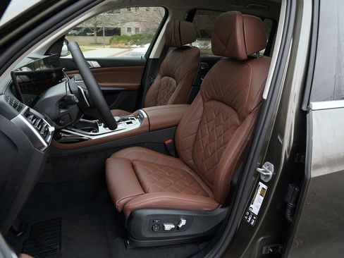 Used 2026 BMW X7 xDrive40i image 11