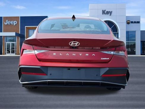 Used 2024 Hyundai Elantra Limited FWD image 4