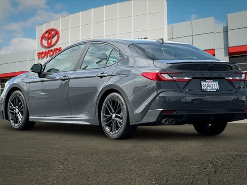 Certified 2025 Toyota Camry SE w/ Convenience Package FWD image 5