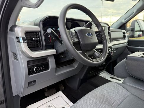 Used 2025 Ford F350 XLT image 13