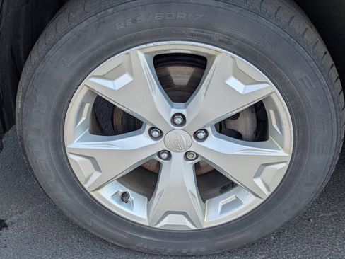 Used 2016 Subaru Forester 2.5i Premium image 12