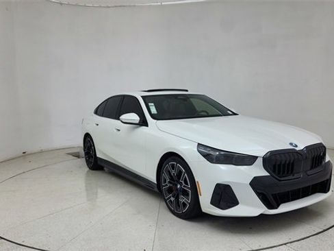 Used 2025 BMW i5 eDrive40i w/ M Sport Package image 61